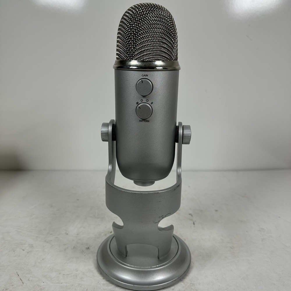 Blue Yeti Professional Multi-Pattern USB Condenser Microphone Silver - Picture 4 of 6